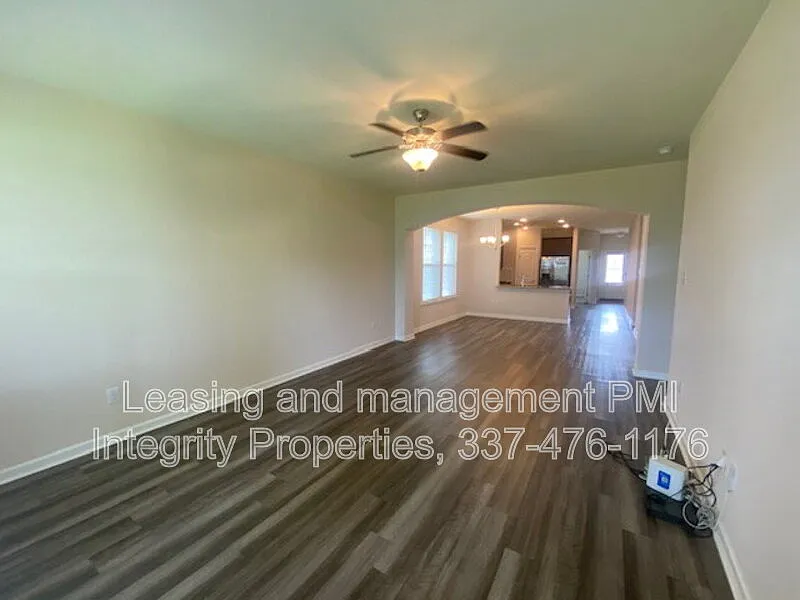 4 bed, 3.0 bath, 1684 sqft, $1,950 — Photo 4