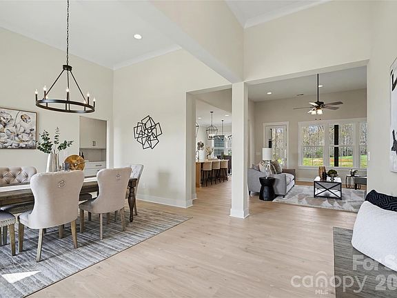 3rd image of 185 Bellingshire Dr