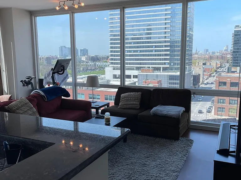 757 N Orleans St #909 — Photo 2
