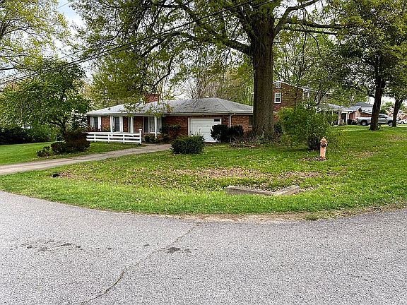 4th image of 9812 Bentford Dr