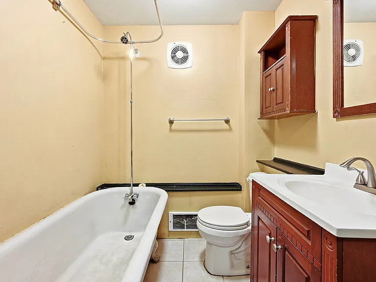 1525 Madison St — Photo 32