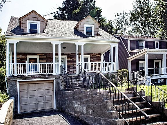2nd image of 608 Lincoln Ave