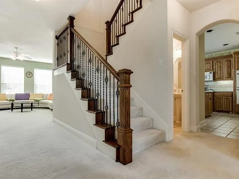 1016 Thorncliff Trl — Photo 9