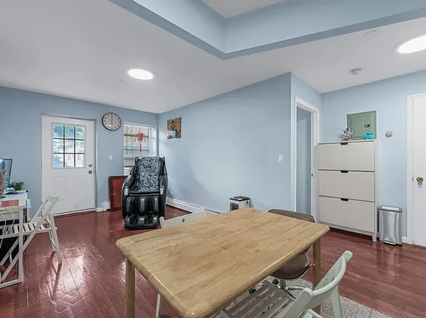 35-06 Leavitt St #3K, Flushing, NY 11354