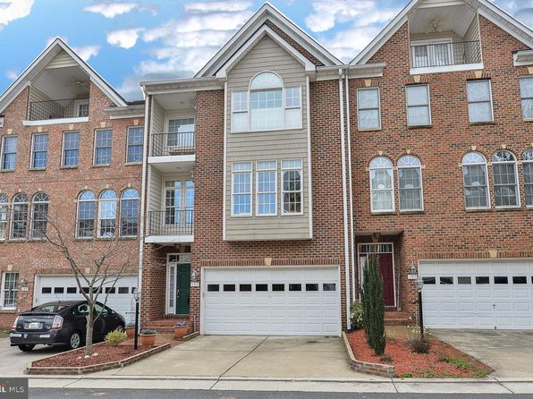 107 Washington Square Ct, Occoquan, VA 22125