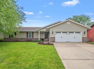 100 Penny Ln, Shiloh, IL 62221