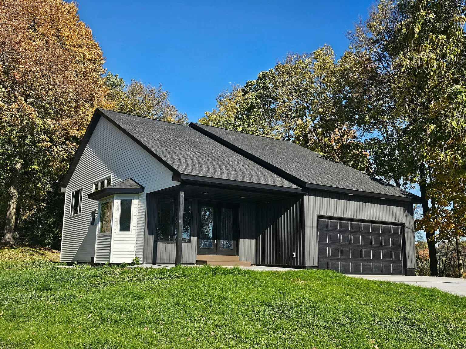 3 bed, 2.5 bath, 1659 sqft, $3,200 — Photo 4