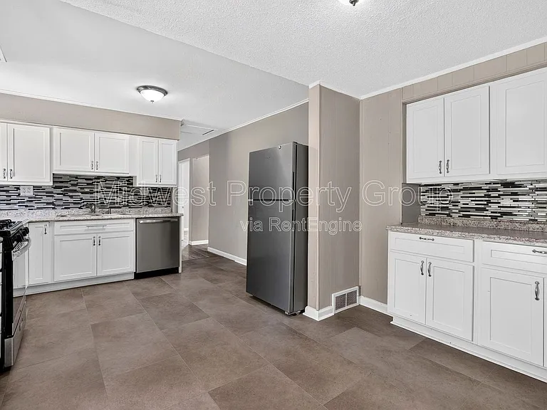15 Marie Dr — Photo 3