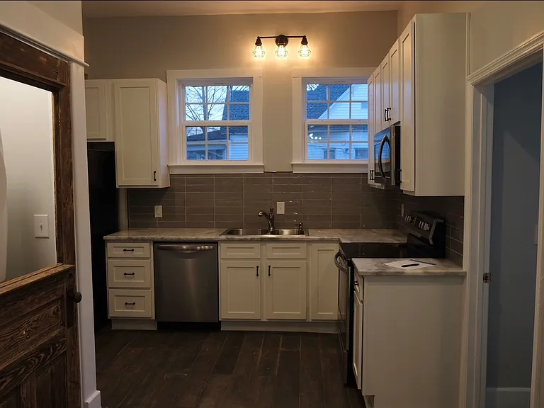 4518 Saint Elmo Ave — Photo 2