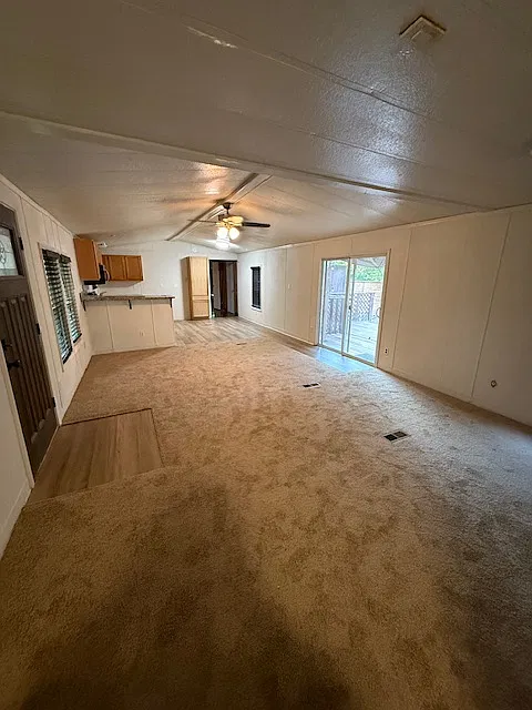3 bed, 1216 sqft, $1,500 — Photo 2