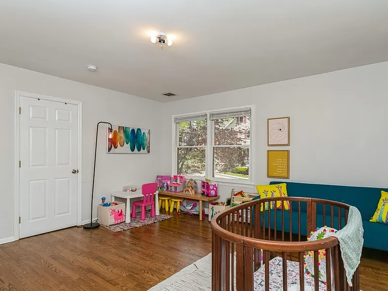 160 Magnolia Ave — Photo 14