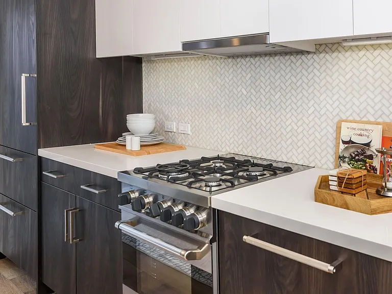 1288 Howard St #330 — Photo 15