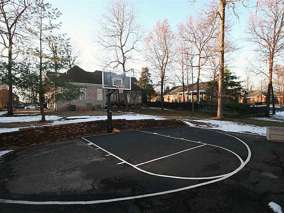 5th image of 3379 Red Oak Ct