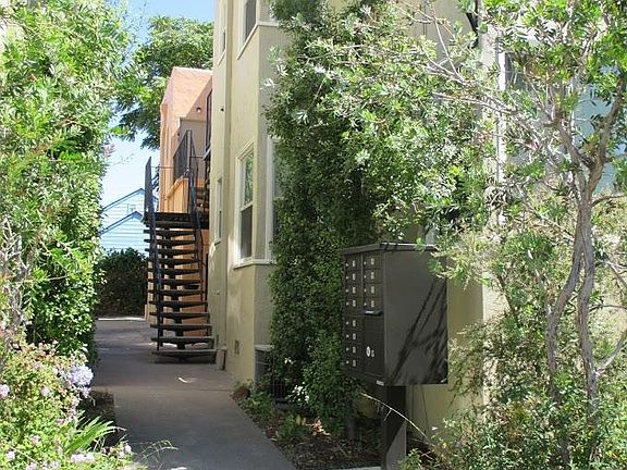 3rd image of 402 Masonic St #402