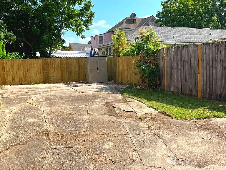 4909 S Claiborne Ave — Photo 11