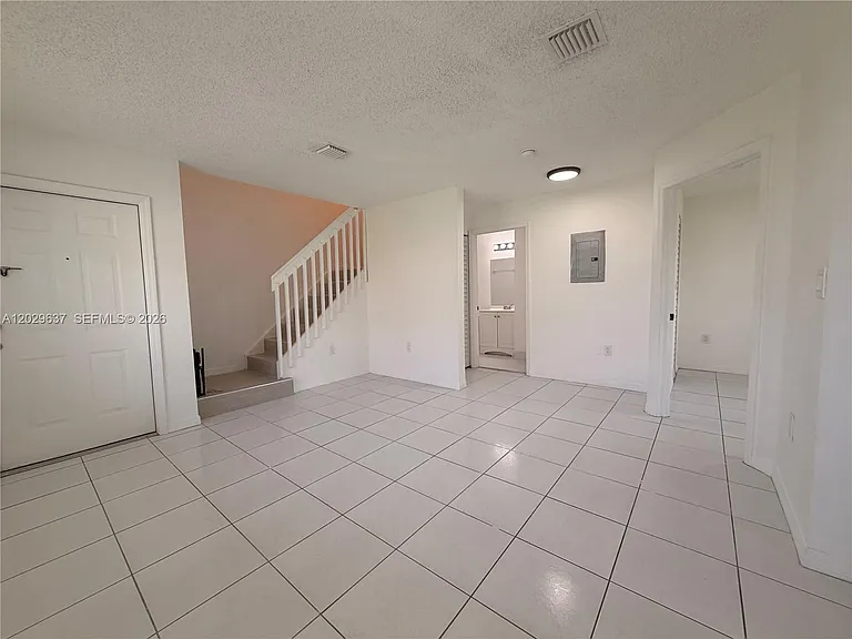 18774 SW 100th Ave #18774 — Photo 5
