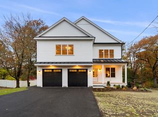 28 Martin Rd, Reading, MA 01867