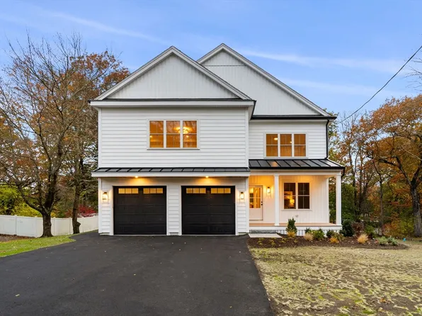 28 Martin Rd, Reading, MA 01867