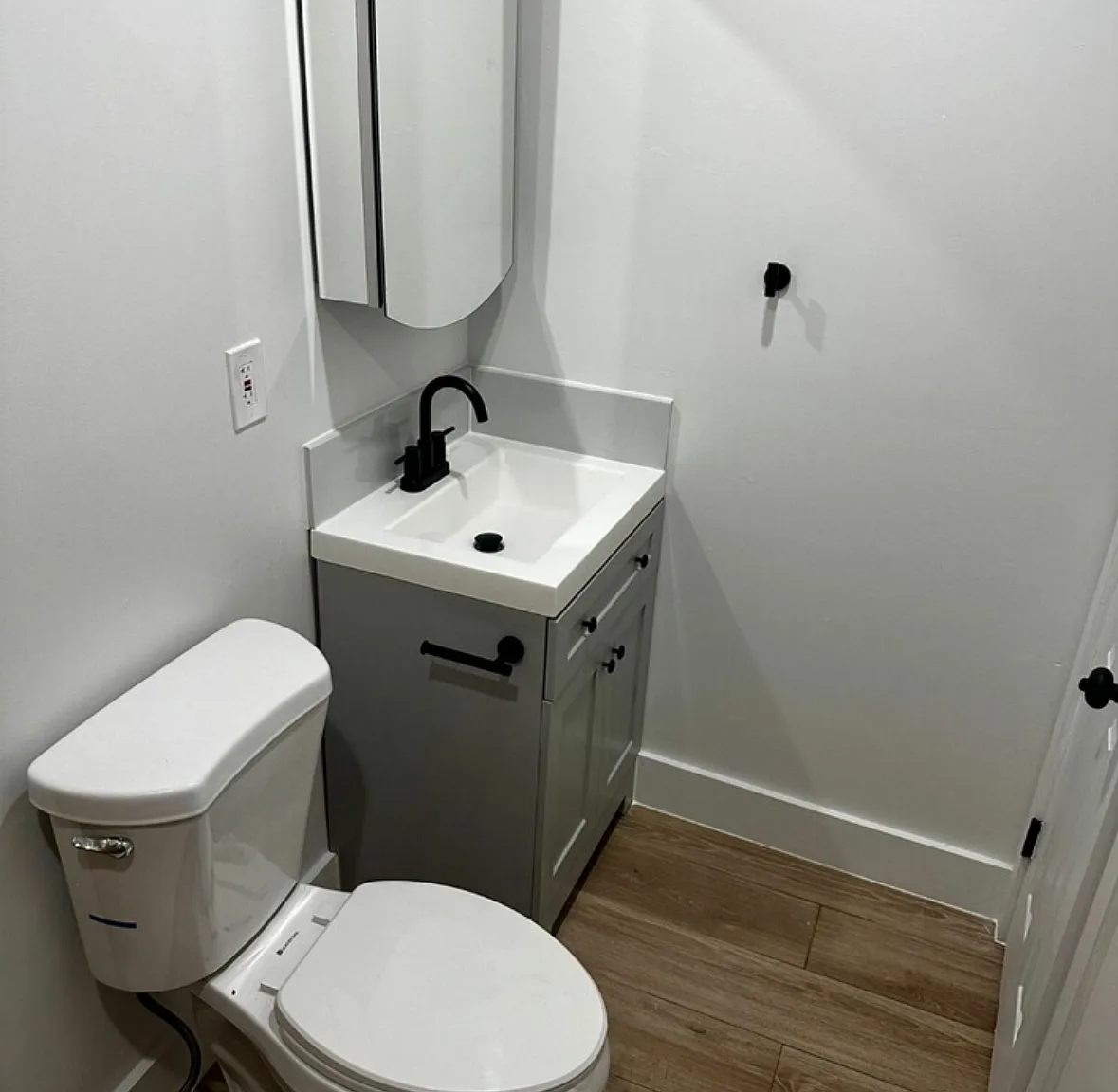 Studio, $1,400 — Photo 3