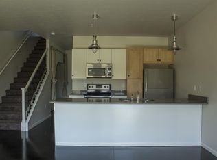 2357 Sunny Ln APT E, Suamico, WI 54313