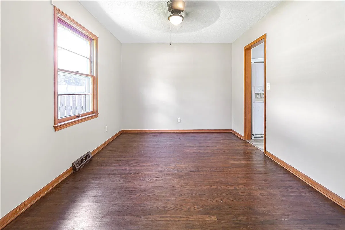 318 Goodrich, Warrensburg, MO 64093 - 1 — Photo 4