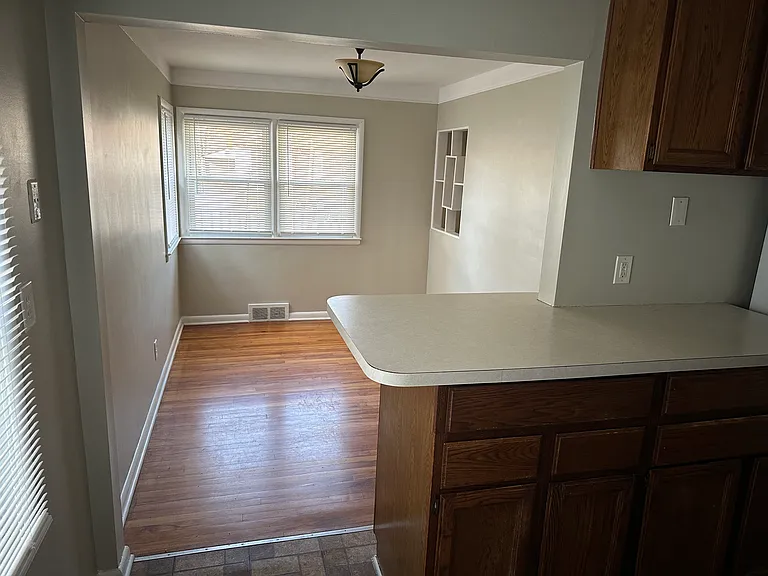22468 Cushing Ave — Photo 6