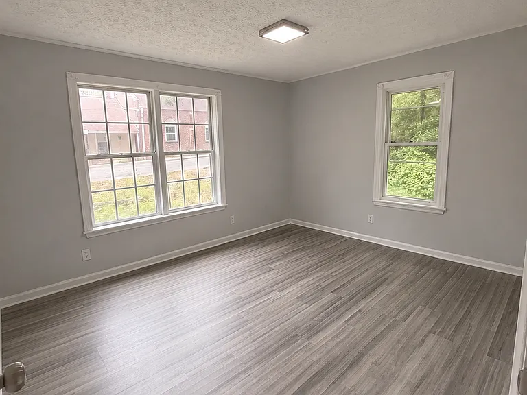 2375 N Circle Dr NW — Photo 7