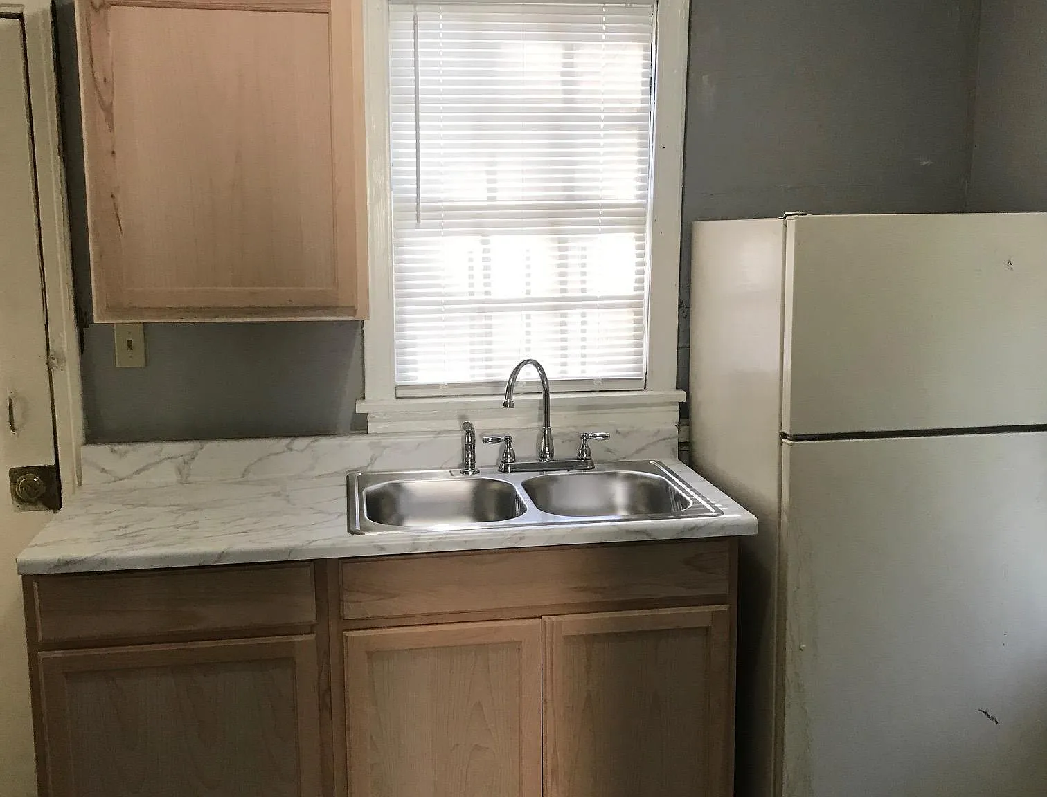 219 Donald St — Photo 4