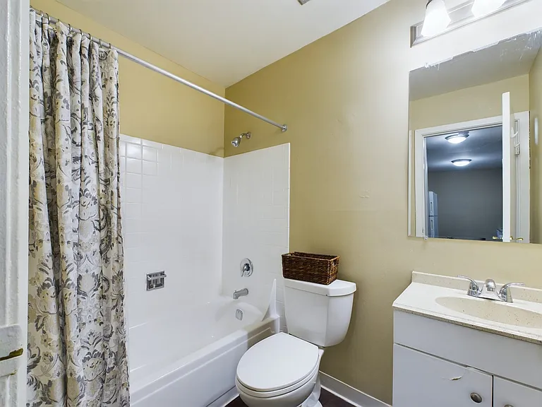 Renaissance at Carol Stream — Photo 17