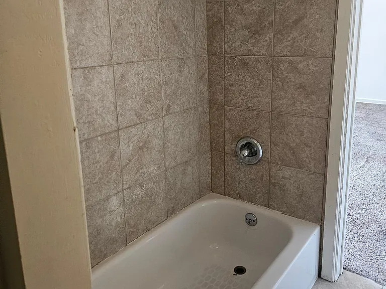 1618 Albert St #A — Photo 3