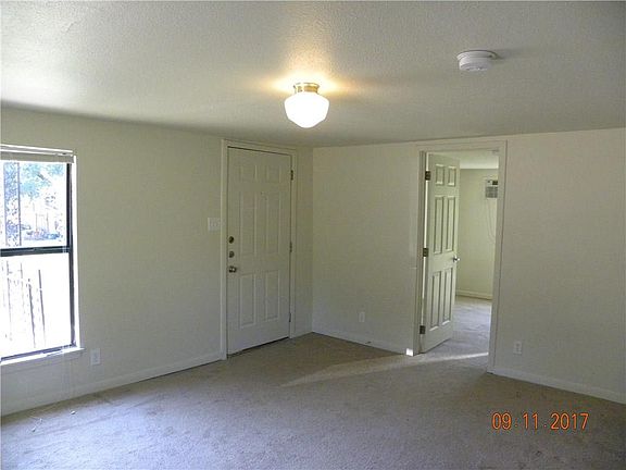 4th image of 705 E Hanna St