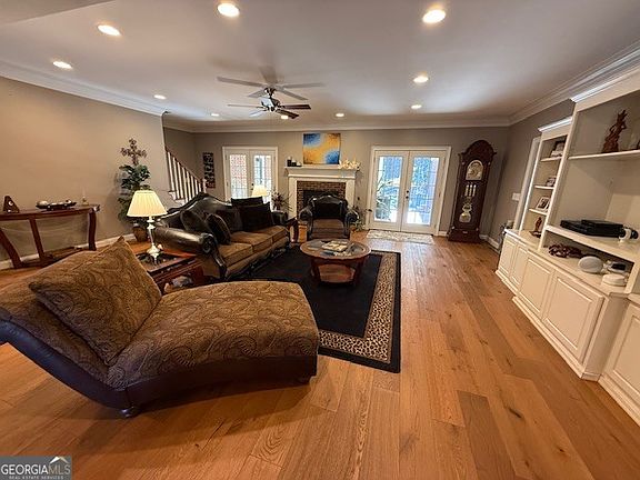 4th image of 380 Peachbelt Rd