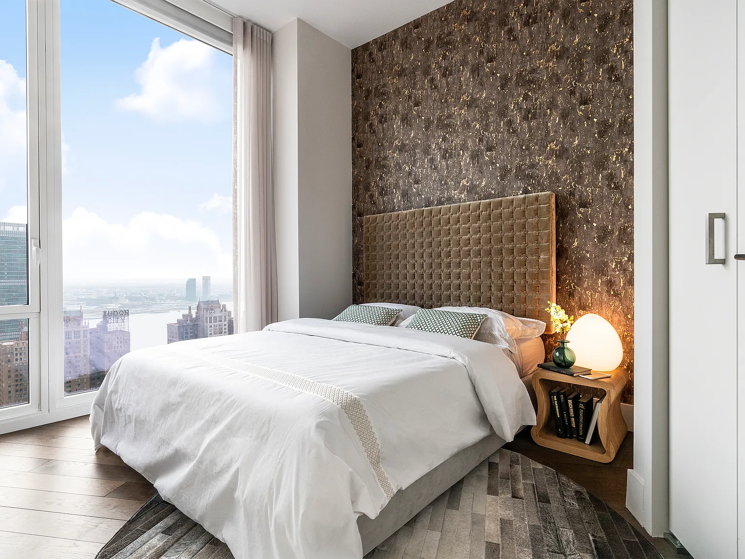 222 East 44th Street — Photo 4