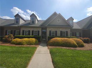1414 Crestlawn Trl, Pfafftown, NC 27040