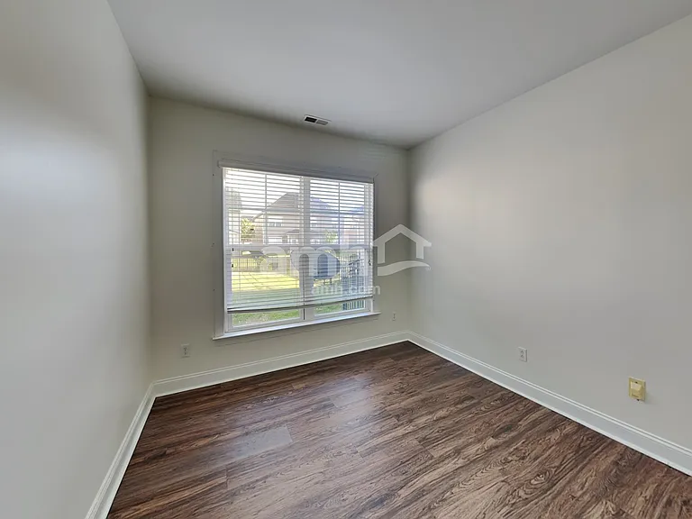 3041 Scottcrest Way — Photo 21