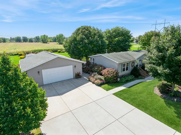 W2063 Tim Dr, Brillion, WI 54110