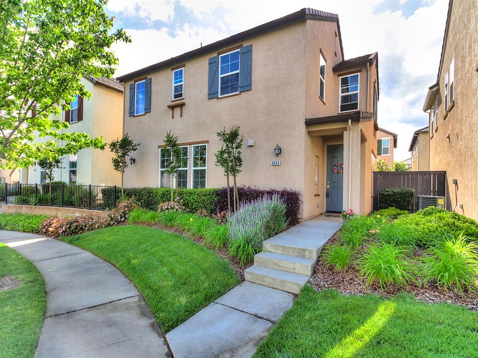 1st image of 9038 Crescenda Ln