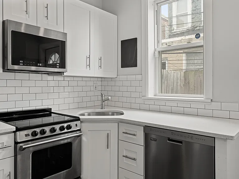 1457 N Corlies St — Photo 15