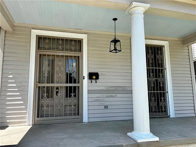 4435 Loyola Ave — Photo 2