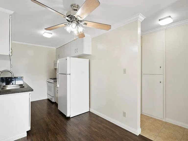 2266 Cazador Dr #17 — Photo 6