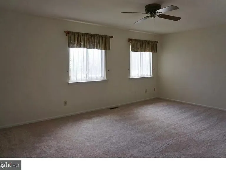206 S Snowdon Ct — Photo 9