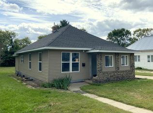 128 Dakota Ave SE, Staples, MN 56479