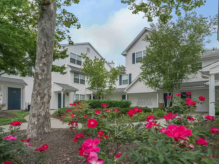 Willow Grove Apartment Homes — Photo 19