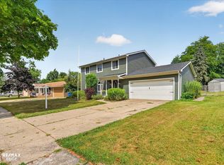 310 Delzingro Dr, Davison, MI 48423