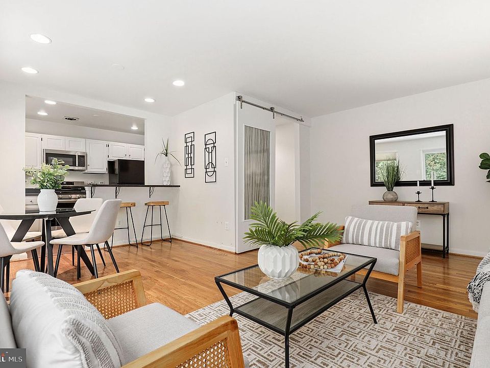 1st image of 10619 Kenilworth Ave APT 202