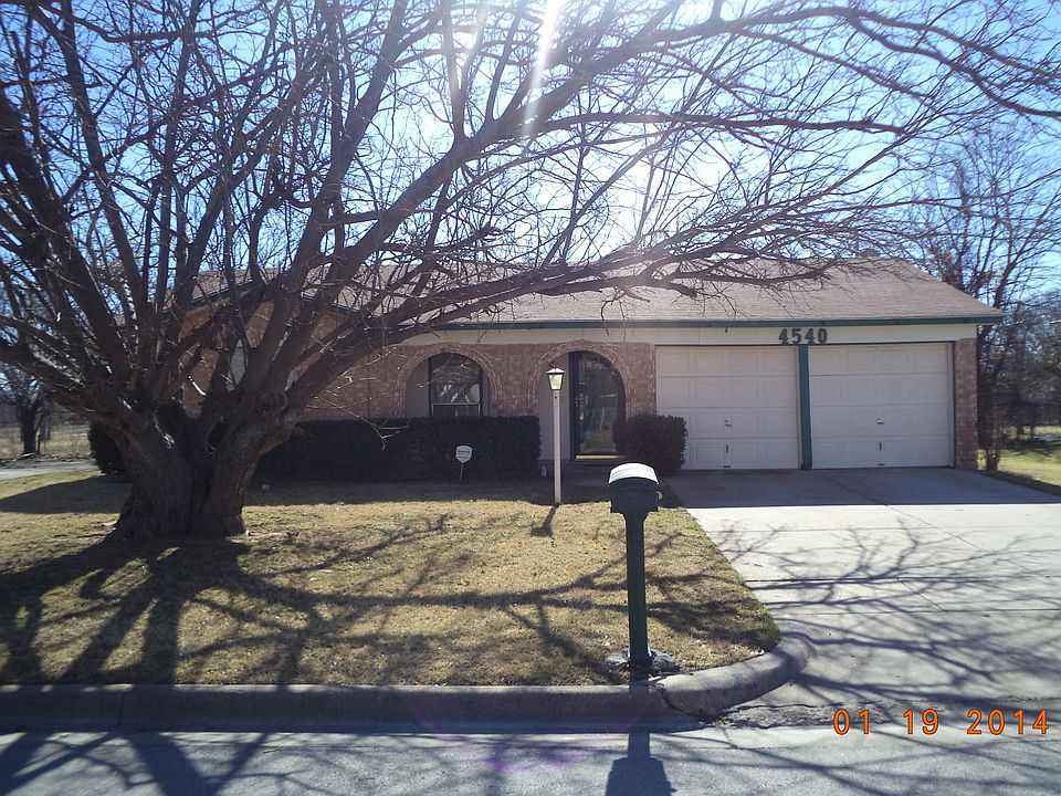 1st image of 4540 Parkwood Dr