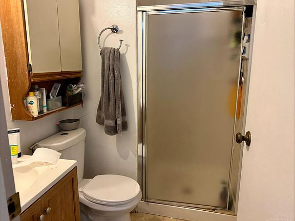 5th image of 2431 Montana Ave Unit 9