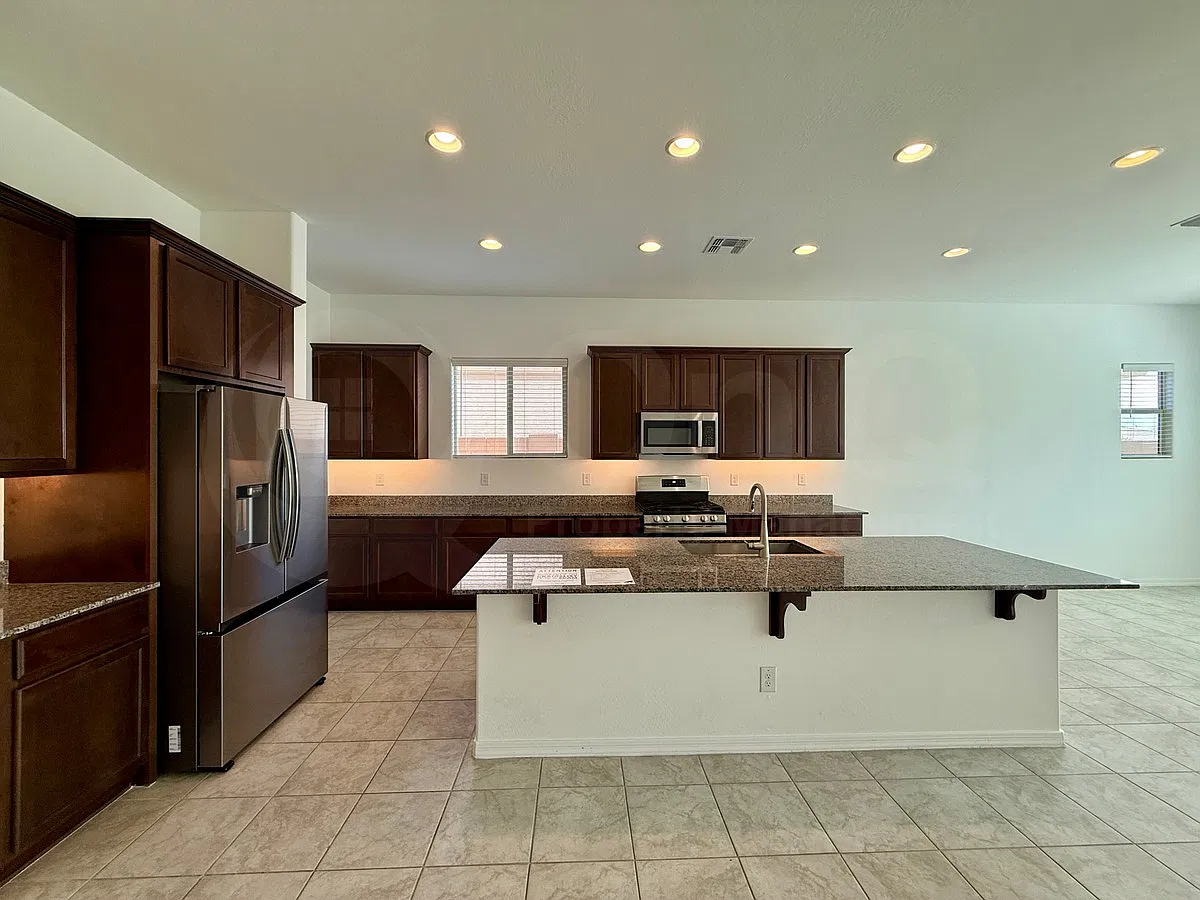 5 bed, 3.5 bath, 3959 sqft, $3,499 — Photo 2