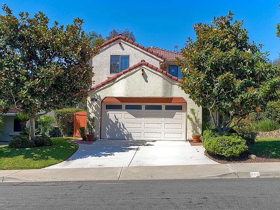 3rd image of 809 Applewilde Dr