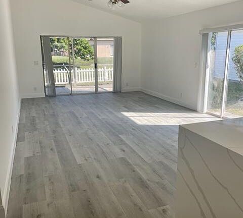 3rd image of 4632 Lakeside Cir